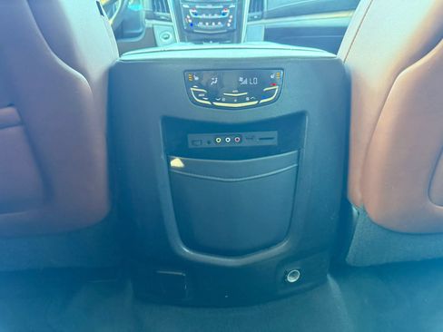Used 2016 Cadillac Escalade ESV Premium AWD/4WD image 36