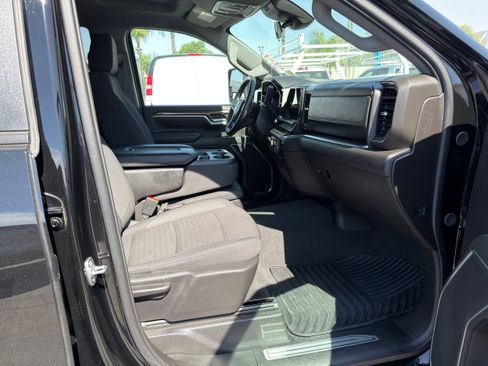 Used 2025 Chevrolet Silverado 2500 LT w/ Convenience Package AWD/4WD image 10
