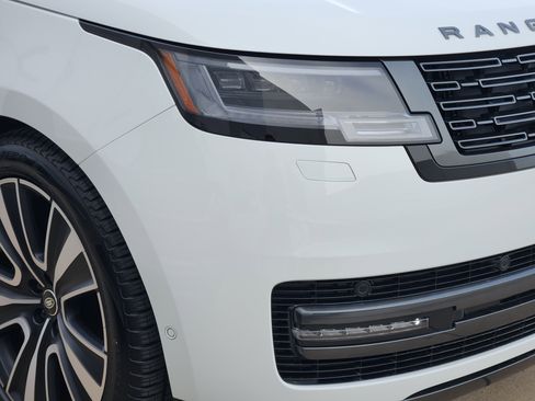 New 2025 Land Rover Range Rover SE image 8