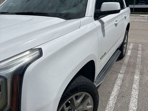 Used 2019 GMC Yukon SLE w/ SLE Value Package image 2