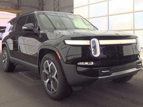 Used 2024 Rivian R1S Adventure AWD/4WD image 2