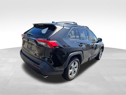 Used 2020 Toyota RAV4 XLE AWD/4WD image 12