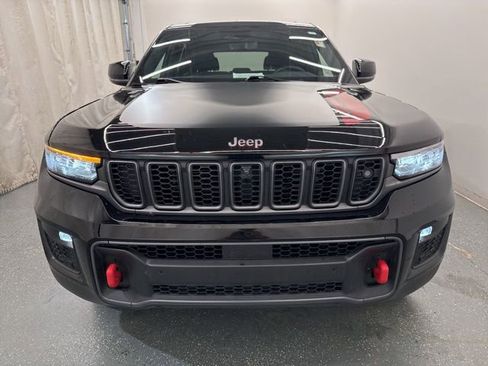 Used 2022 Jeep Grand Cherokee Trailhawk w/ ADV Protech Group II AWD/4WD image 4