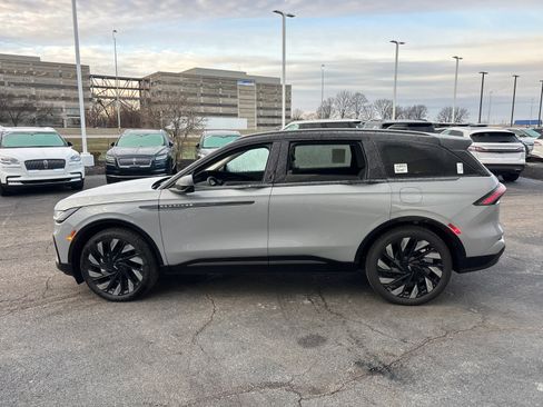 New 2026 Lincoln Nautilus Reserve image 4