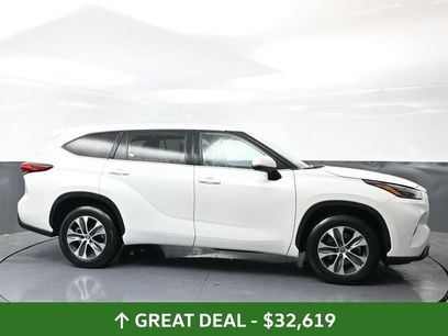 Used 2023 Toyota Highlander XLE
