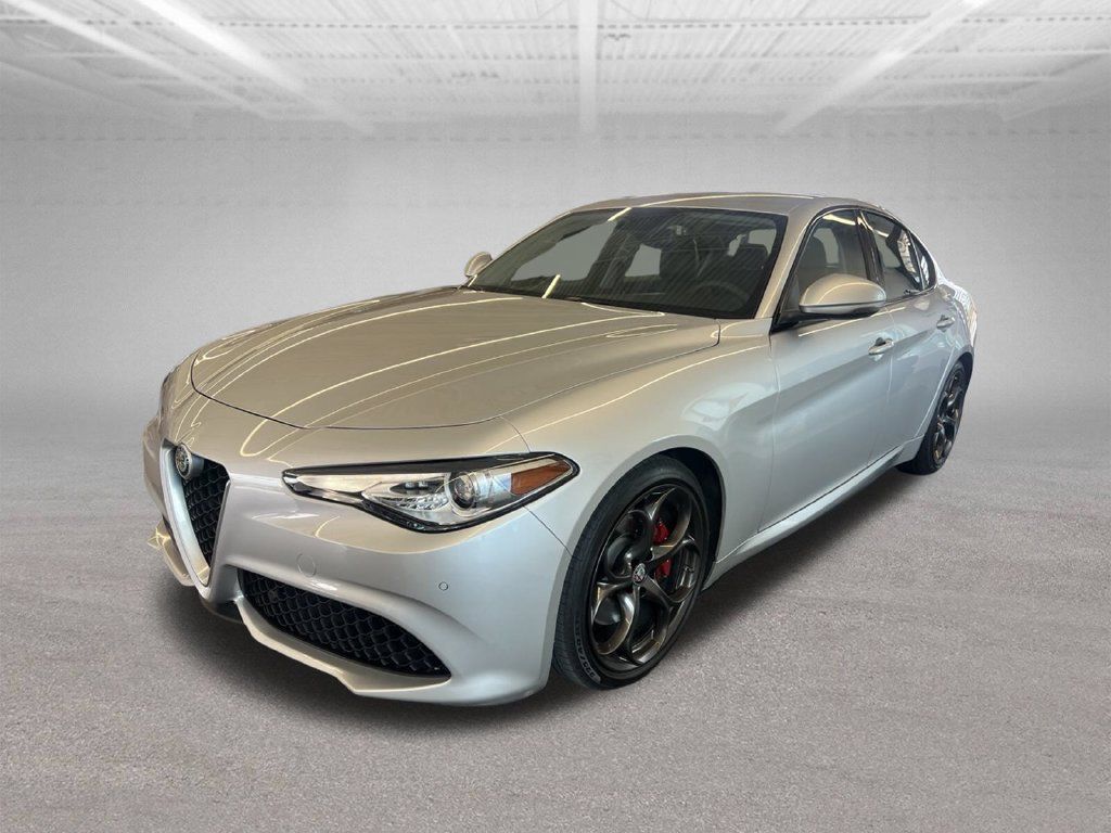 Used 2017 Alfa Romeo Giulia Ti w/ TI 19" Sport Package RWD image 3