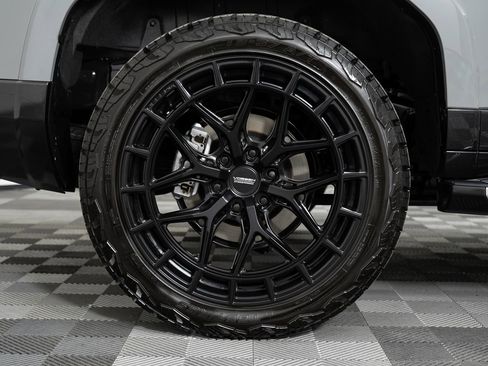 Used 2025 Lexus GX 550 image 41