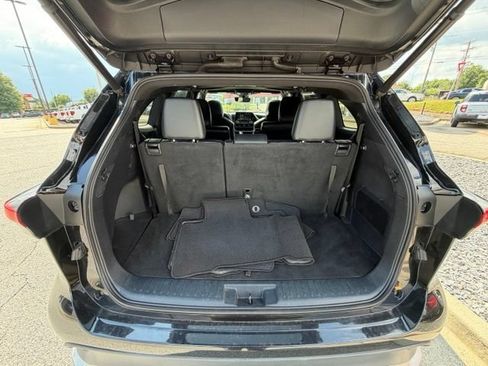 Used 2021 Toyota Highlander XSE AWD/4WD image 27