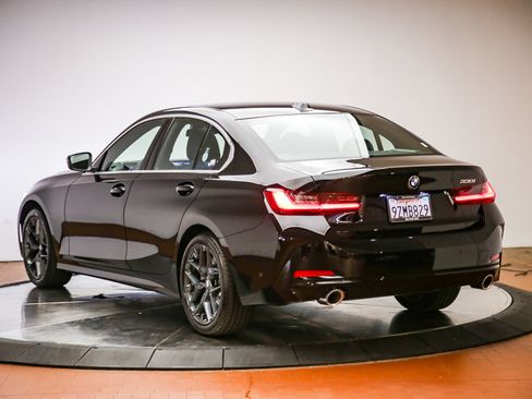 Used 2026 BMW 330i Sedan w/ Premium Package RWD image 2