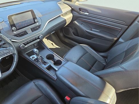 Used 2022 Nissan Altima 2.5 SR w/ Midnight Edition Package image 12
