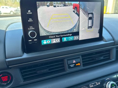 Used 2025 Honda Pilot TrailSport image 31