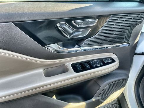 Used 2022 Lincoln Corsair AWD w/ Equipment Group 101A image 17