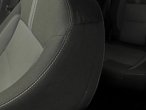 Used 2025 Chevrolet Blazer LT FWD image 12