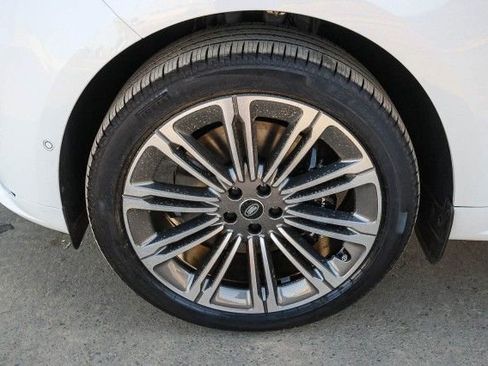 New 2025 Land Rover Range Rover Sport Dynamic SE image 11