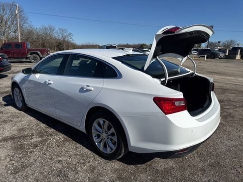 Used 2025 Chevrolet Malibu LT image 4