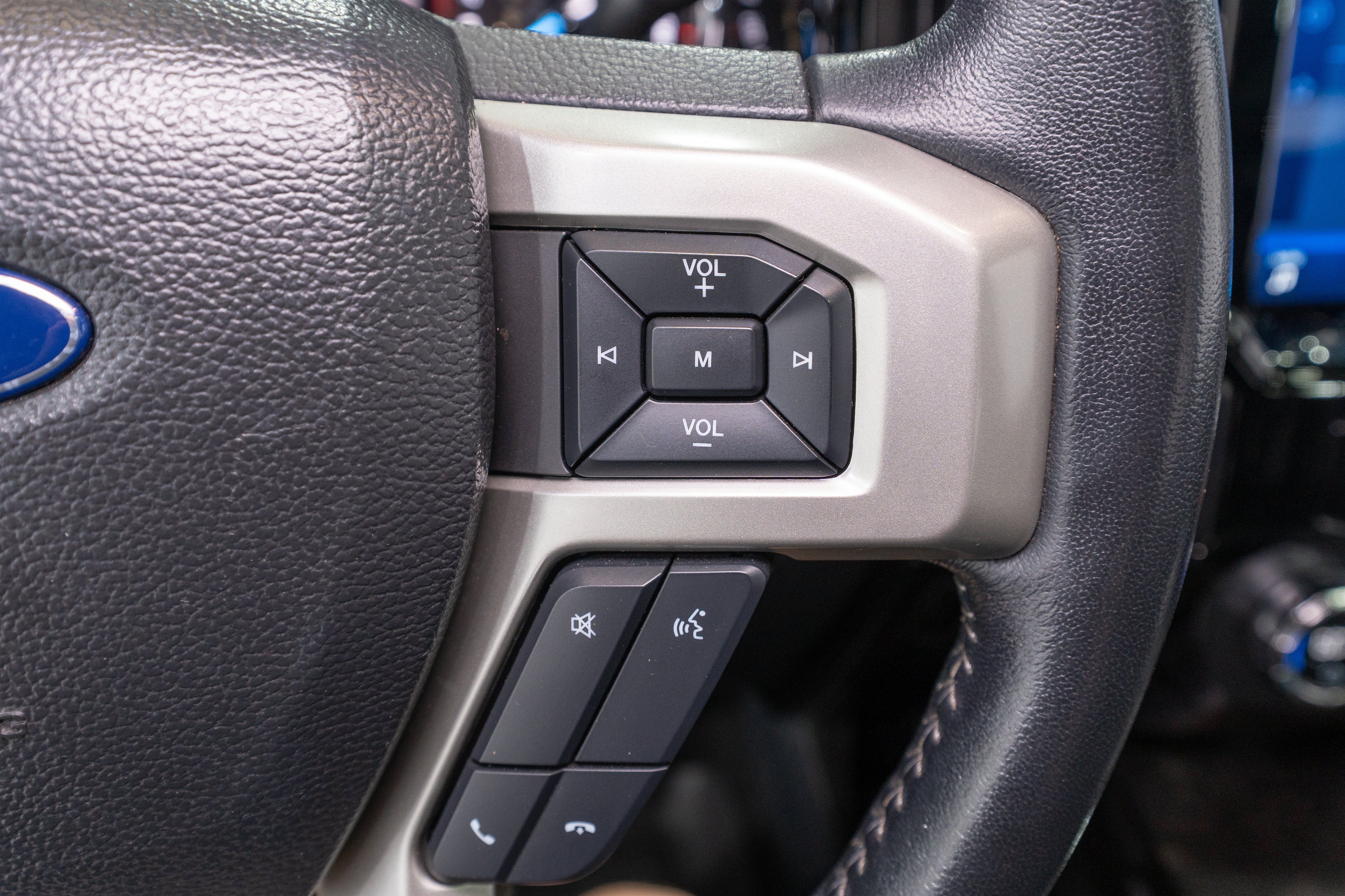 Used 2022 Ford F250 Lariat w/ Black Appearance Package AWD/4WD image 31