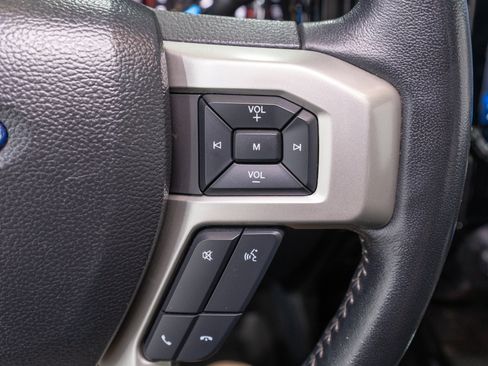 Used 2022 Ford F250 Lariat w/ Black Appearance Package AWD/4WD image 31