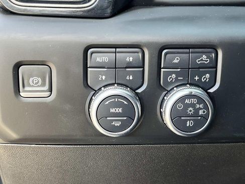 Used 2024 GMC Sierra 2500 AT4 w/ AT4 Preferred Package image 28