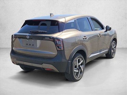 Certified 2025 Nissan Kicks SV FWD image 5