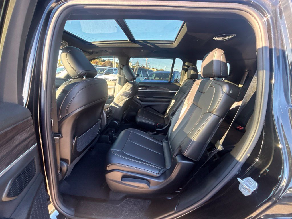 Certified 2026 Jeep Grand Cherokee L Limited AWD/4WD image 20