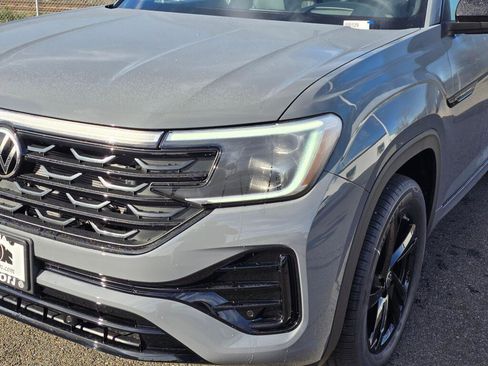 New 2026 Volkswagen Atlas Cross Sport SEL R-Line image 10