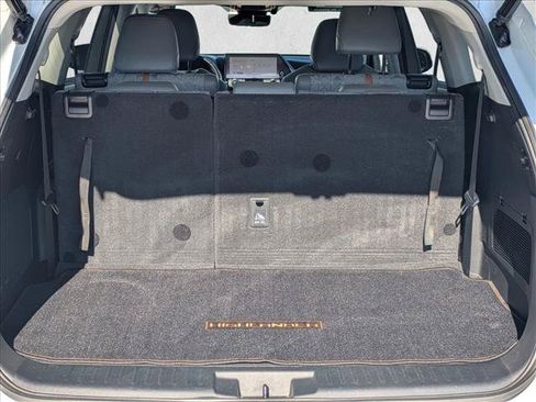 Used 2023 Toyota Highlander Bronze Edition AWD/4WD image 6