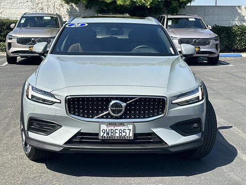 Certified 2026 Volvo V60 B5 Cross Country Plus w/ Climate Package AWD/4WD image 2
