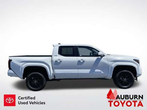 Certified 2025 Toyota Tacoma SR5 AWD/4WD image 9