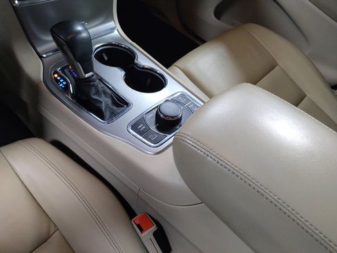 Used 2019 Jeep Grand Cherokee Limited image 26