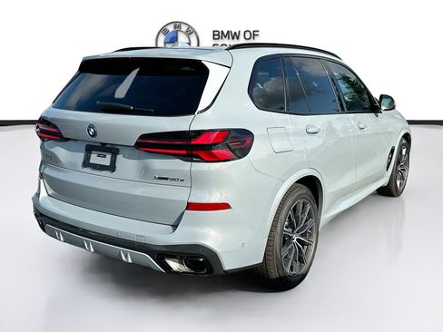 New 2026 BMW X5 xDrive50e w/ M Sport Package AWD/4WD image 6