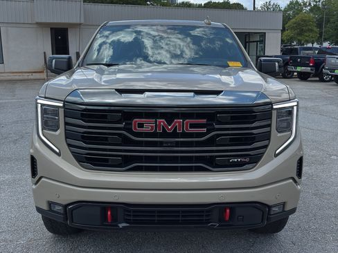 Used 2023 GMC Sierra 1500 AT4 w/ Technology Package AWD/4WD image 3