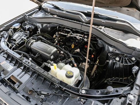 Used 2021 Ford Explorer 2WD image 46