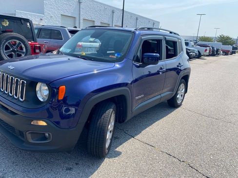 Used 2017 Jeep Renegade Latitude AWD/4WD image 2