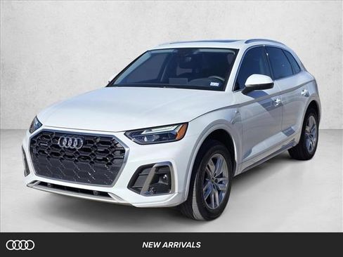 Used 2023 Audi Q5 2.0T Premium w/ Convenience Package image 1
