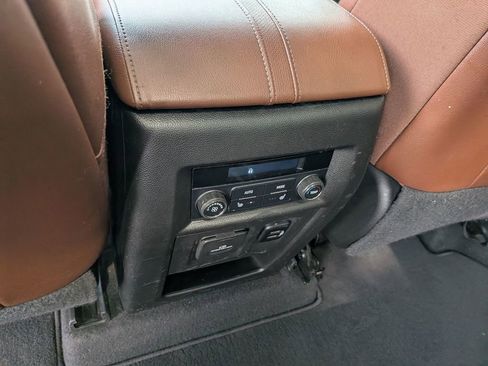 Used 2018 Chevrolet Traverse High Country AWD/4WD image 40