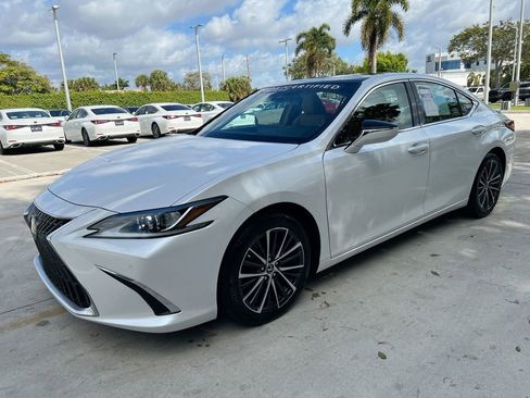 Certified 2023 Lexus ES 350 w/ Premium Package image 3