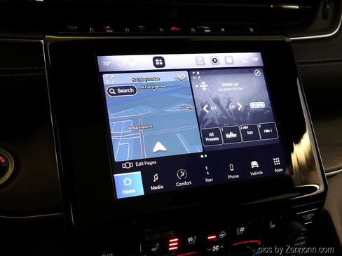 Used 2022 Jeep Grand Cherokee Overland w/ Adv Protech Group III image 18