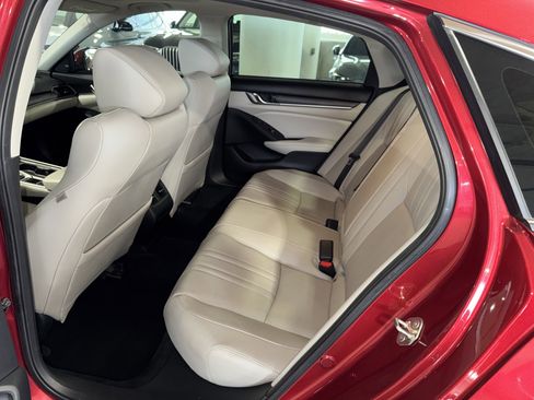 Used 2019 Honda Accord Touring image 14