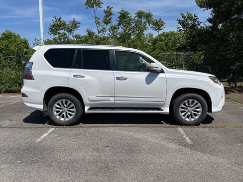 Used 2018 Lexus GX 460 Premium w/ Premium Package image 2