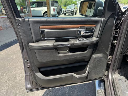 Used 2017 RAM 1500 Laramie w/ Convenience Group AWD/4WD image 12