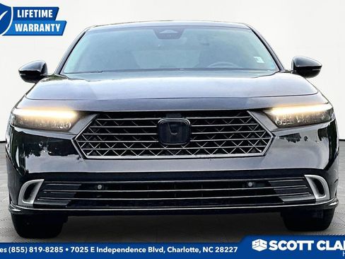 Used 2025 Honda Accord Touring image 2