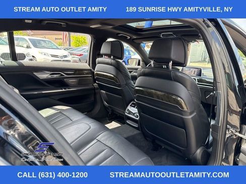 Used 2020 BMW 750i xDrive w/ M Sport Package image 26