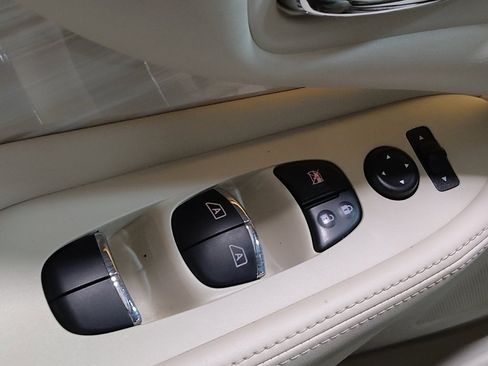 Used 2018 Nissan Murano Platinum image 27