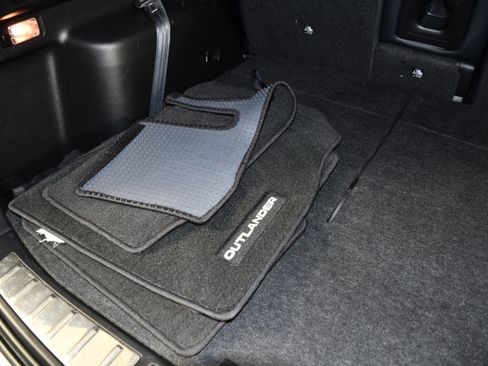 Used 2022 Mitsubishi Outlander SE AWD/4WD image 49