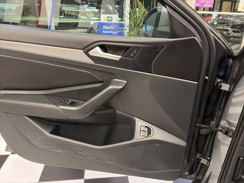 Certified 2024 Volkswagen Jetta SE w/ Panoramic Sunroof Package image 26