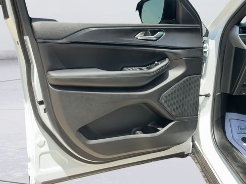 New 2026 Jeep Grand Cherokee L 4WD image 19