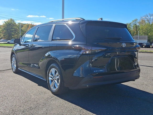 Certified 2025 Toyota Sienna XLE w/ XLE Plus Package AWD/4WD image 22