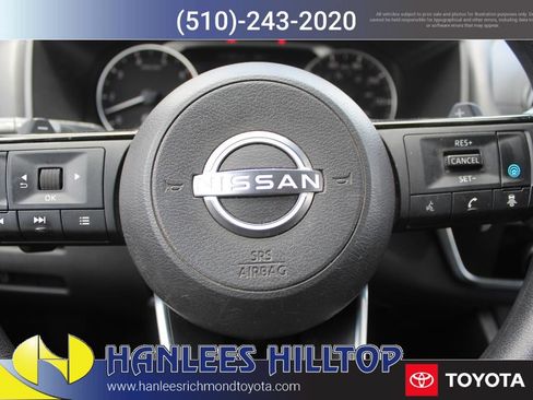 Used 2023 Nissan Rogue SV FWD image 27