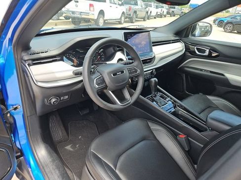 Used 2025 Jeep Compass Limited AWD/4WD image 10