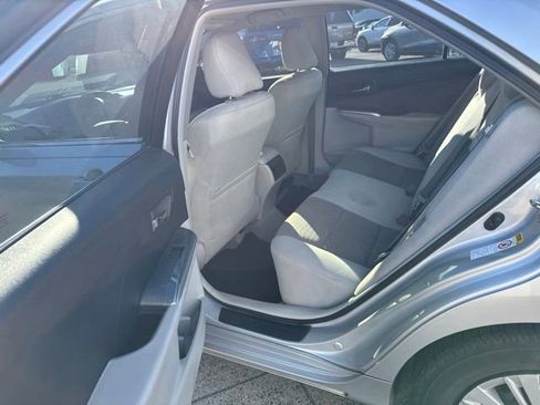 Used 2013 Toyota Camry LE FWD image 11